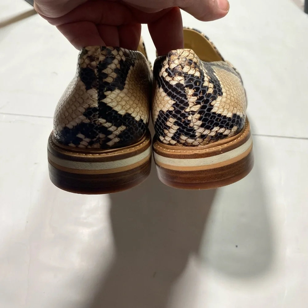 Vince Camuto Leather Tan&Black Snake Print Woman’s Slip  On Loafers 9.5 - Picture 10 of 12